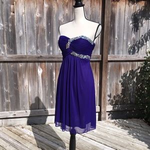 Beautiful dress, never worn, and it still has tags